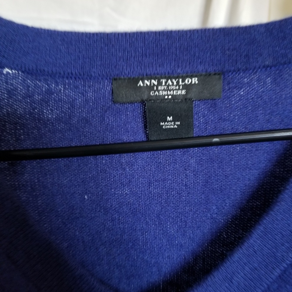 Anne taylor sweater